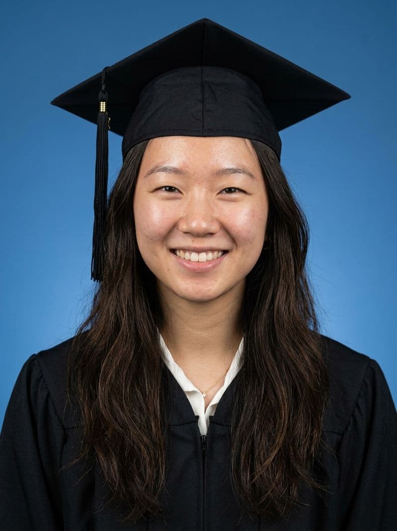 AI graduation photo look option